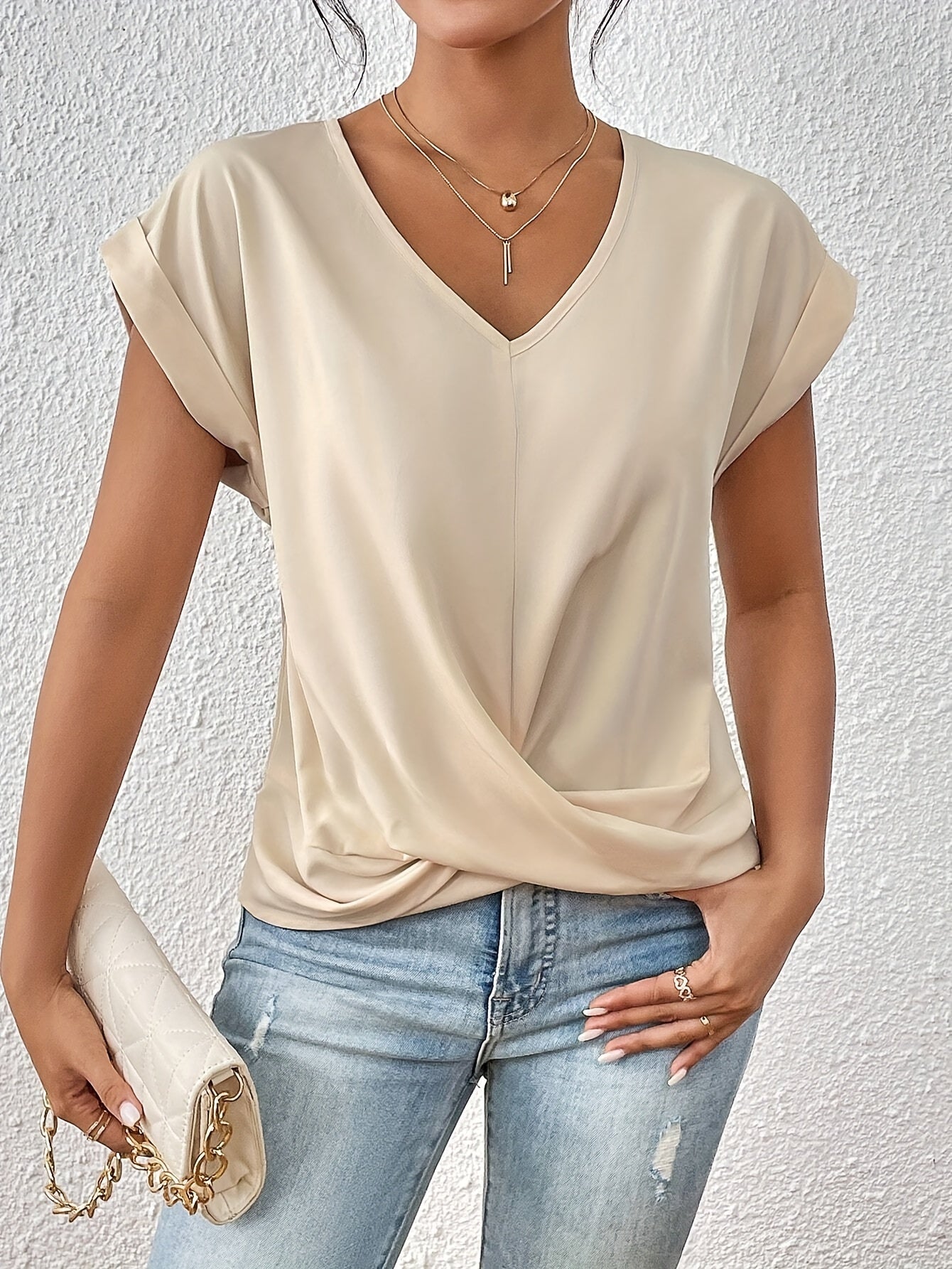 Eileen | The Sweetheart Neckline Casual T-Shirt