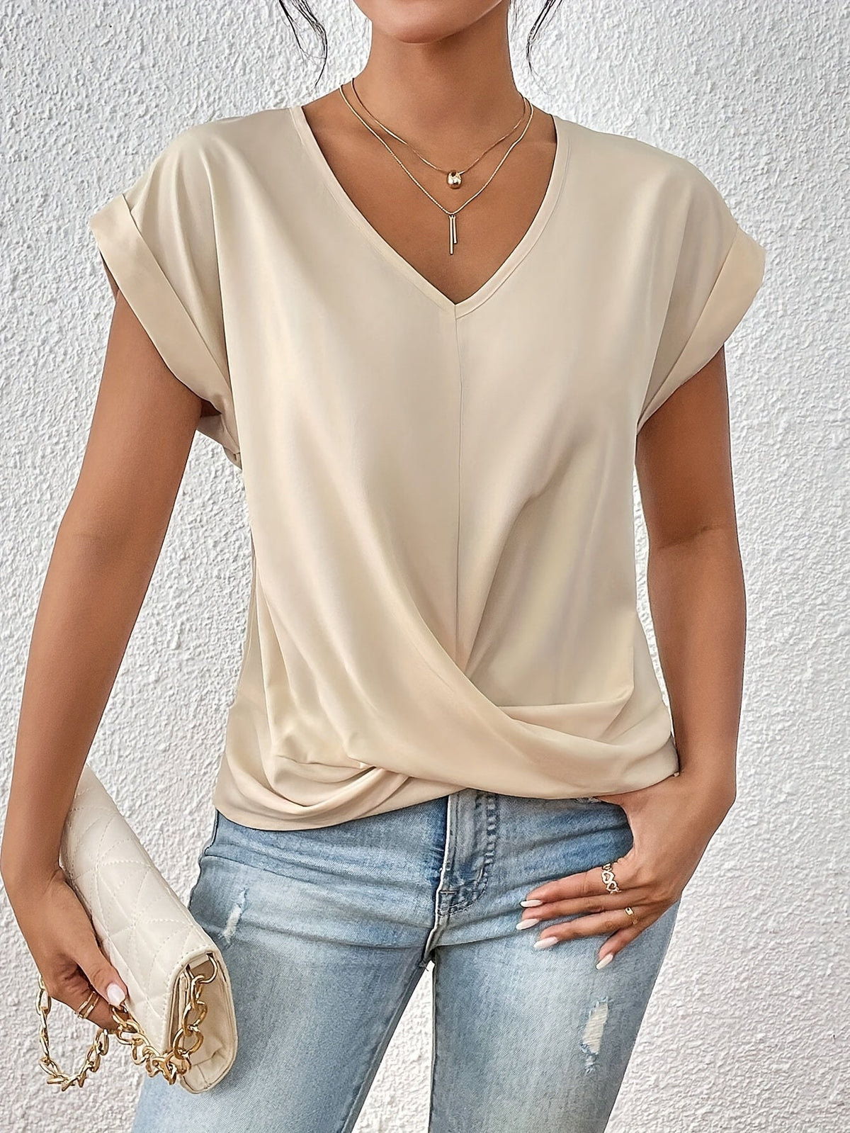 Eileen | The Sweetheart Neckline Casual T-Shirt