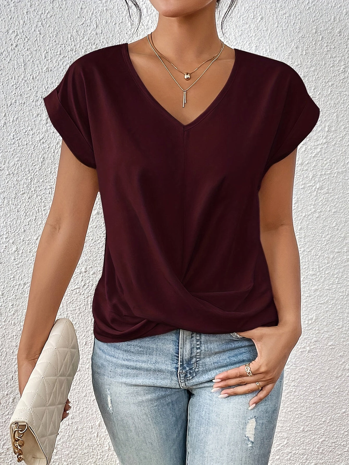 Eileen | The Sweetheart Neckline Casual T-Shirt